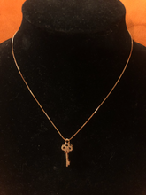 Load image into Gallery viewer, Key to my heart necklace
